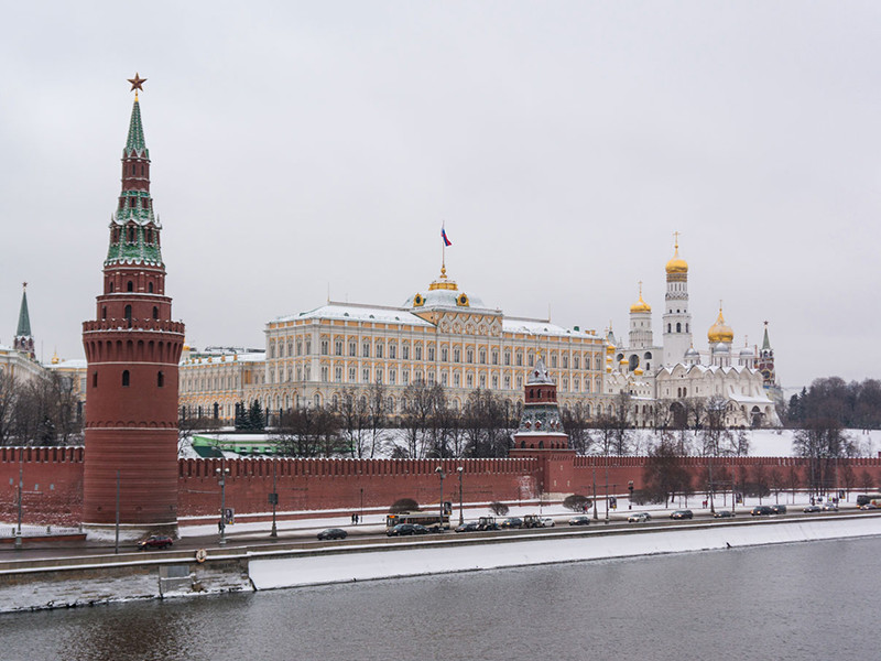 В Кремле сообщили, что вопрос проведения встречи президента РФ Владимира Путина и главы Соединенных Штатов Дональда Трампа обсуждался во время разговора двух политиков во вторник, 20 марта