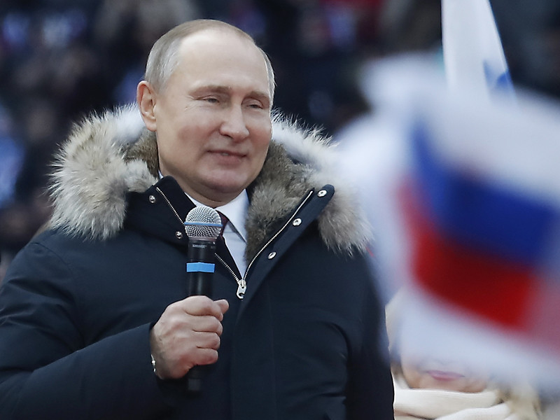 Президент России Владимир Путин, накануне выступивший на масштабном митинге в свою честь, в понедельник почтит вниманием сразу несколько мероприятий разной направленности