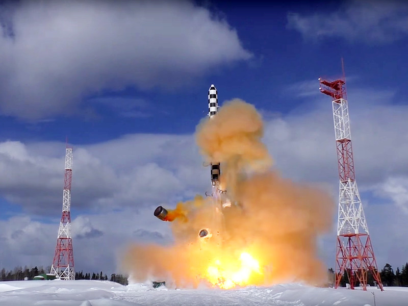 На космодроме Плесецк проведены испытания новой жидкостной межконтинентальной баллистической ракеты (МБР) тяжелого класса "Сармат"