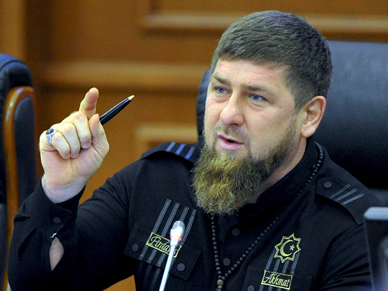 Глава Чечни Рамзан Кадыров считает, что регистрация брака в ЗАГСе показывает, что между супругами нет доверия. В интервью телеканалу "Россия 24" чеченский лидер рассказал о своем отношении к многоженству и официальной регистрации отношений мужчины и женщины