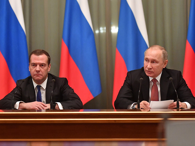 Премьер-министр РФ Дмитрий Медведев во вторник, 10 апреля, обсудит с президентом Владимиром Путиным подготовку к ежегодному отчету правительства перед депутатами Госдумы.
