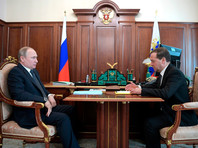 На фоне обвала рубля Медведев доложил Путину об "абсолютно стабильной" экономике России