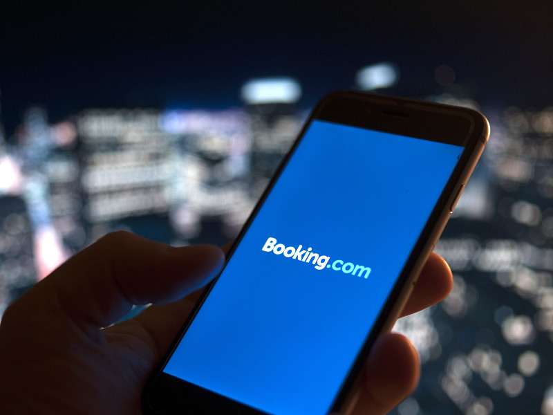 Минкультуры заявило, что против блокировки Booking.com: "Работе сервиса ничто не угрожает"
