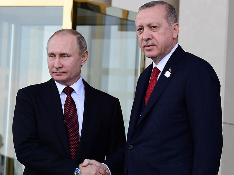 Президент РФ Владимир Путин и его турецкий коллега Реджеп Тайип Эрдоган обсудили решение Дональда Трампа в одностороннем порядке выйти из Совместного всеобъемлющего плана действий по иранской ядерной программе.