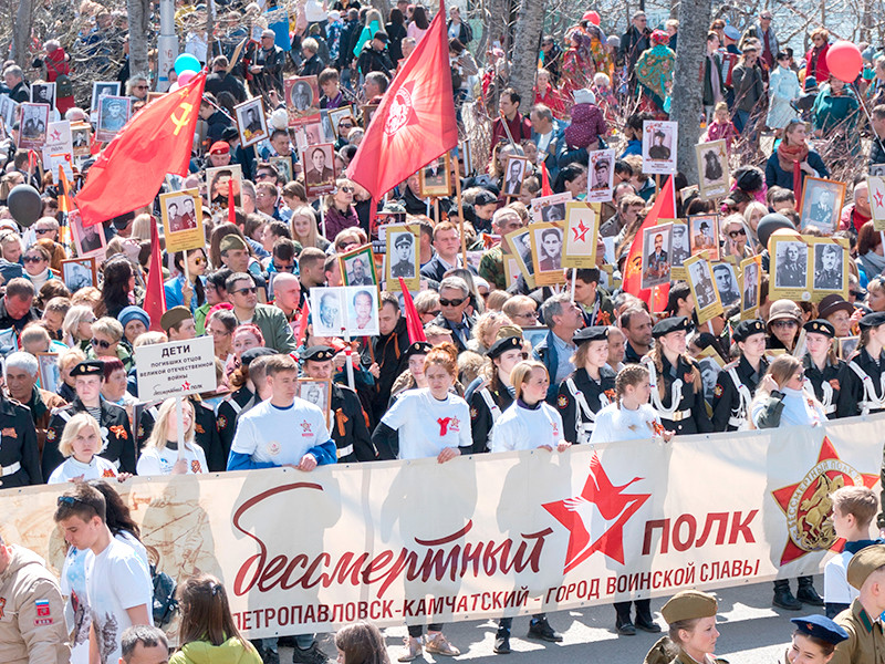 Более 10 миллионов россиян приняли учатие в шествиях "Бессмертного полка", подсчитали в МВД

