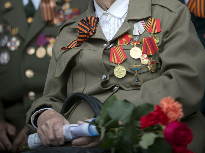 Ветеранам Великой Отечественной войны в России и за рубежом выплатят по 10 тысяч рублей