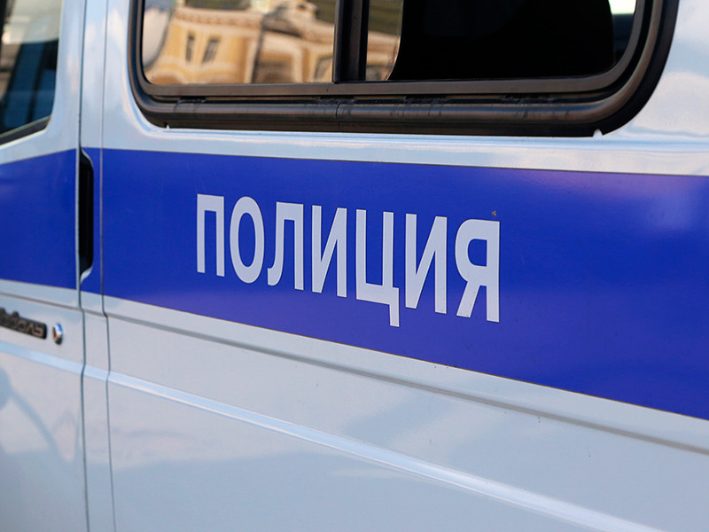 Читинская полиция разыскивает хулиганов, исписавших служебное авто надписью "АУЕ шизик"