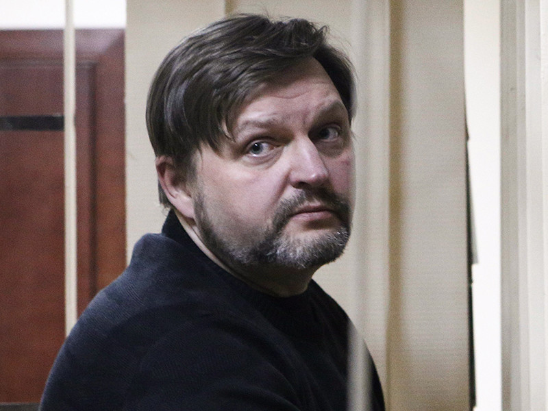 Бывшего губернатора Кировской области Никиту Белых, осужденного за коррупцию, отправили к месту отбывания наказания. Куда именно, не сообщается