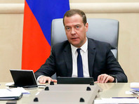 Переназначением Медведева на пост премьера недоволен каждый второй россиянин, показали опросы
