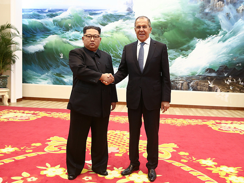 На федеральном телеканале Ким Чен Ыну дорисовали улыбку от встречи с Лавровым, заметил "Дождь"