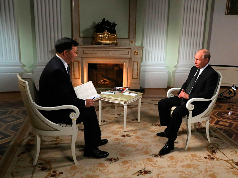 Путин рассказал, с кем из мировых лидеров пил водку в свой день рождения