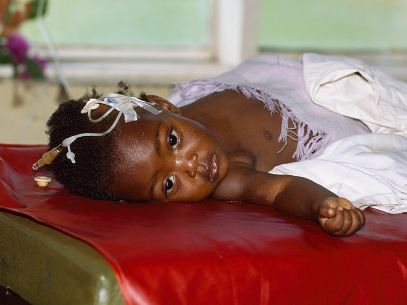 На востоке Уганды произошла вспышка неизвестного заболевания среди 14 детей, девять из них скончались. Это ЧП стало причиной разбирательства в парламенте страны 24 мая