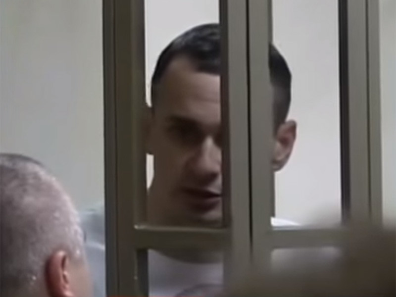 Адвокат Дмитрий Динзе посетил голодающего уже 67-й день украинского режиссера Олега Сенцова в колонии Лабытнанги, где тот содержится. Динзе рассказал, что его подзащитный выглядит довольно плохо