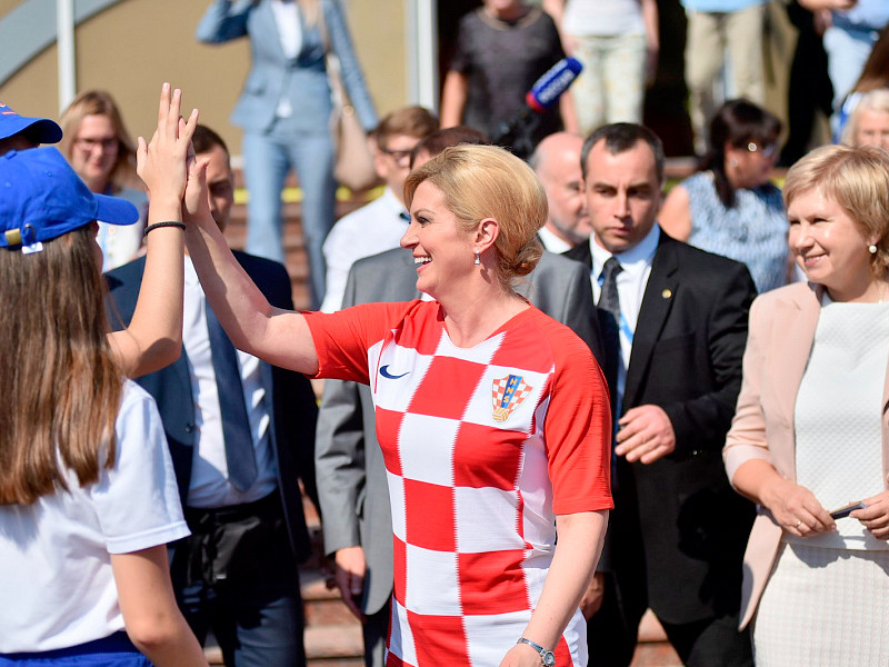 Президент Хорватии Колинда Грабар-Китарович прибыла 7 июля чартерным рейсом в Сочи, где в 21:00 в субботу состоится четвертьфинальный матч чемпионата мира по футболу между сборными России и Хорватии



