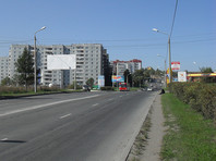 "Хоть какая-то польза": в Красноярске протекающую крышу пятиэтажки заклеили предвыборными баннерами (ФОТО)