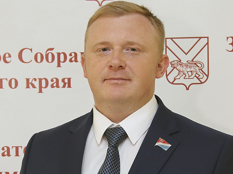 Кандидат на пост губернатора Приморья, коммунист Андрей Ищенко, подал заявление о нарушениях в ходе подсчета голосов в Следственный комитет
