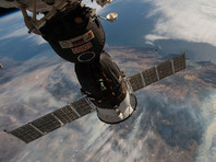 Роскосмос рассматривает версию повреждения "Союза МС-09" в космосе "кем-то из членов экипажа"