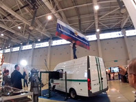 Против активистки "Другой России", вскрывшей себе вены на выставке военной техники, возбудили дело о ненависти к "сотрудникам ФСИН"