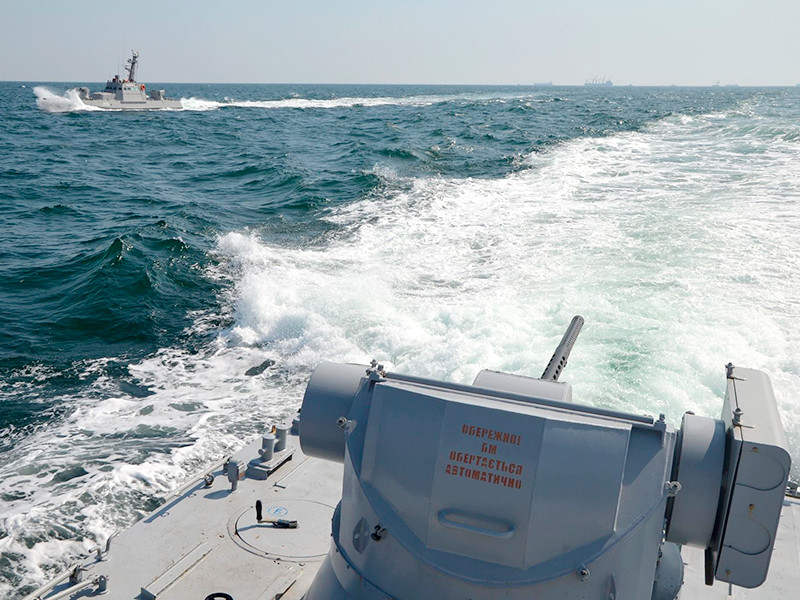 Москва: три корабля ВМС Украины неправомерно зашли во временно закрытую акваторию территориального моря РФ
