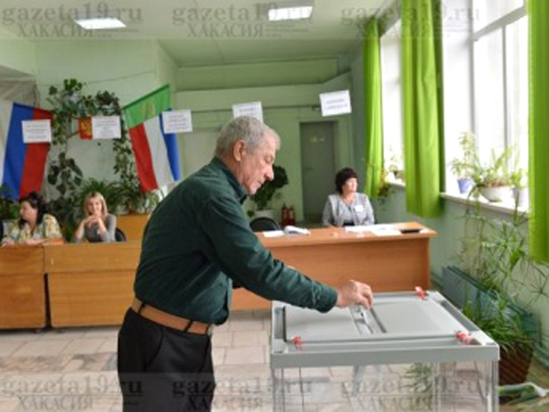 11 сентября в Хакасии прошло повторное голосование на выборах главы региона. В республике работали 388 участков, а в списках избирателей насчитывается более 381 тысячи жителей