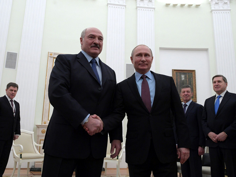 Президенты России и Белоруссии Владимир Путин и Александр Лукашенко 25 декабря встретились в Кремле, чтобы обсудить ряд спорных моментов между Москвой и Минском
