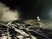 В региональном Следственном управлении СК сообщили ТАСС, что, по предварительным данным, в результате пожара в доме погибла семья из пяти человек и их сосед