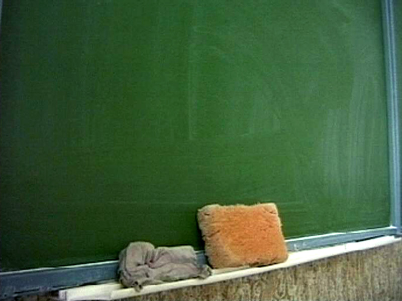 Приморская школа оказалась в центре скандала после жалоб на антигейскую лекцию для мальчиков с "приглашенными бандитами"