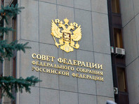 Перед задержанием 32-летнего сенатора пленарное заседание Совета Федерации неожиданно для прессы было переведено в закрытый режим, а вход в зал перекрыли сотрудники ФСО Перед задержанием 32-летнего сенатора пленарное заседание Совета Федерации неожиданно для прессы было переведено в закрытый режим, а вход в зал перекрыли сотрудники ФСО