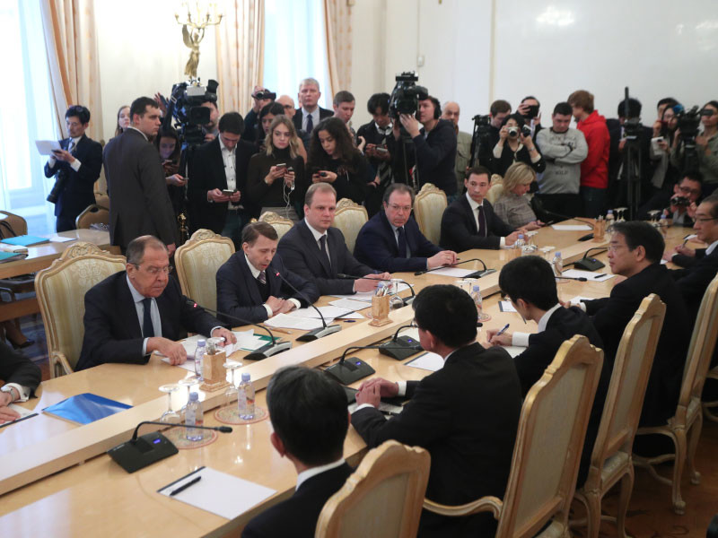 В Москве 14 января начались переговоры министров иностранных дел России и Японии по мирному договору между двумя странами
