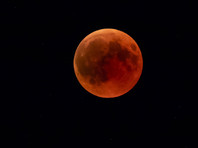 "Кровавая" Луна взошла над Землей утром 21 января