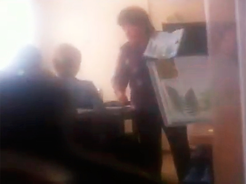 В Тольятти отстранили школьную учительницу, которая надавала пощечин рисовавшей во время урока ученице