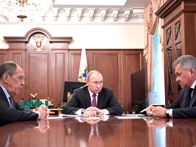 Владимир Путин провёл рабочую встречу с Министром иностранных дел Сергеем Лавровым и Министром обороны Сергеем Шойгу, 2 февраля 2019 года