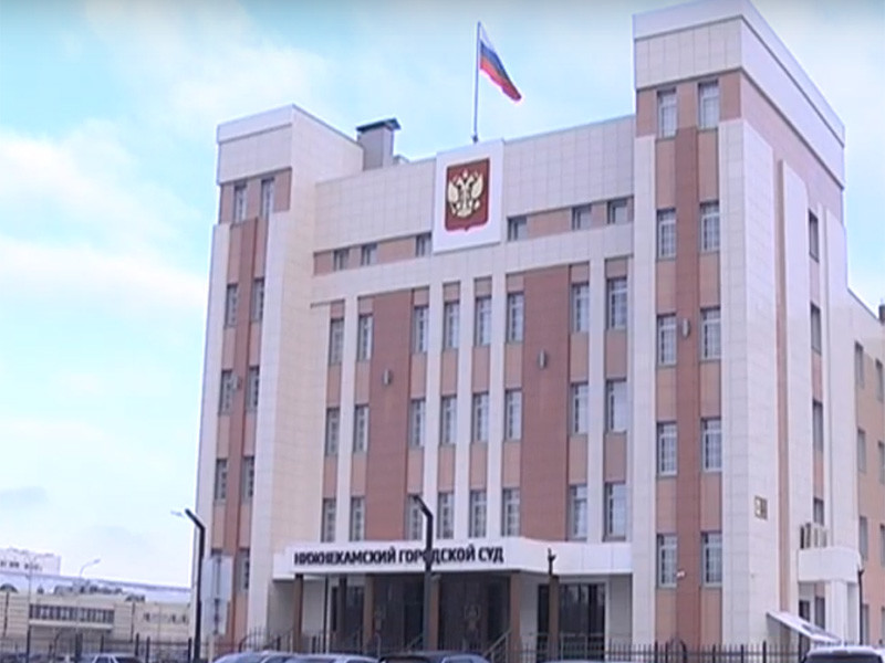 Прокуратура Татарстана утвердила обвинительное заключение в отношении 5 сотрудников УМВД по Нижнекамскому району, обвиняемых в пытках задержанных. Уголовное дело направлено в Нижнекамский городской суд для рассмотрения по существу