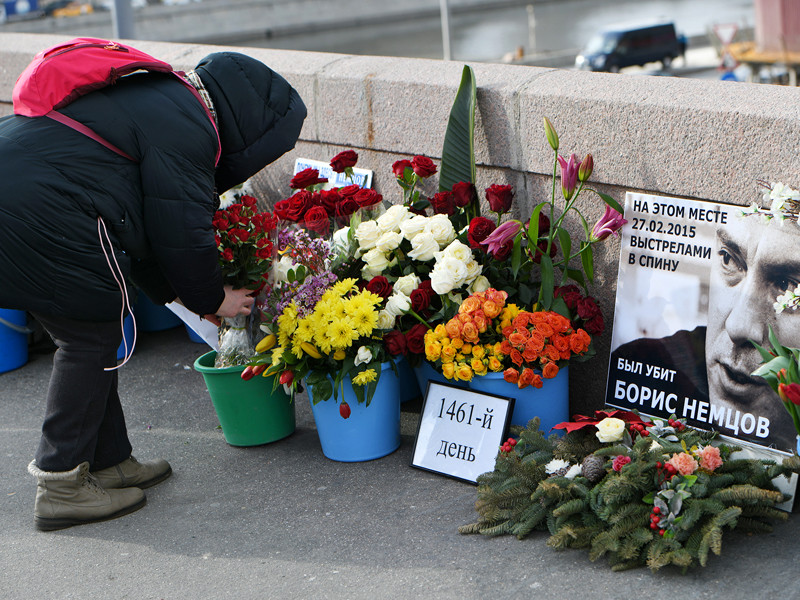 Борис Немцов был убит 27 февраля 2015 года в Москве на Большом Москворецком мосту, в непосредственной близости от Кремля