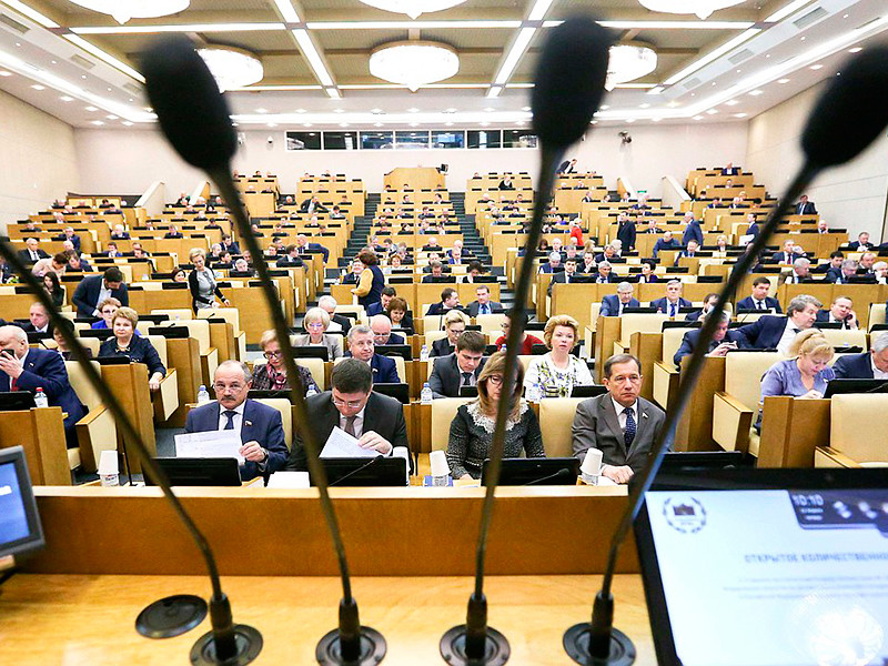 Госдума приняла во втором чтении законопроект о наказании за фейковые новости с ужесточающими поправками