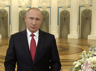 Путин поздравил россиянок с 8 Марта, отметив связь материнства и традиционных скреп