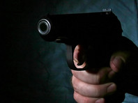Несколько мужчин проникли в здание мэрии Назрани в Ингушетии и открыли стрельбу из травматических пистолетов. Ранения получили три человека, в том числе сын градоначальника