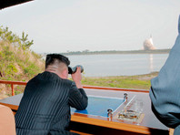 Ким Чен на испытаниях ракет малой дальности, 4 мая 2019 года