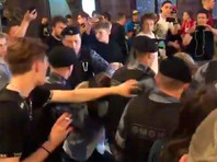 В Москве на "Яме" ОМОН снова провел массовое задержание