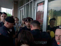 Никулинский суд Москвы предоставил адвокатам задержанного журналиста "Медузы" Ивана Голунова 15 минут для ознакомления с материалом о мере пресечения

