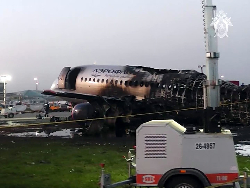 Самолет SSJ-100 совершил экстренную посадку 5 мая в московском аэропорту Шереметьево и после посадки загорелся. Трагедия унесла жизни 41 человека. Всего на борту самолета находилось 78 человек: 73 пассажира и пять членов экипажа