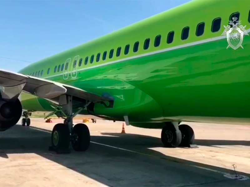 В аэропорту Краснодара Boeing авиакомпании S7 совершил жесткую посадку, задев хвостом посадочную полосу

