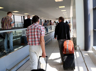 Проблемы с выдачей багажа в Шереметьево начались еще в конце мая. Пассажиры жаловались, что в пиковые вечерние часы ждать чемоданы приходилось от 40 минут до двух часов