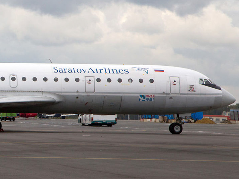 Аэропорт Домодедово, самолет авиакомпании "Саратовские авиалинии", 24 октября 2015 года
