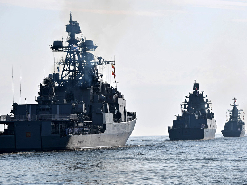 По данным Всероссийского центра изучения общественного мнения (ВЦИОМ), большинство жителей России (67%) считают Военно-морской флот РФ самым сильным в мире