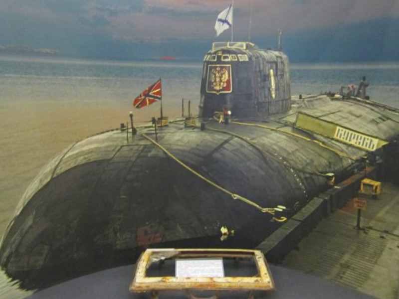 В России почтили память подводников, погибших 19 лет назад на атомной подводной лодке "Курск"