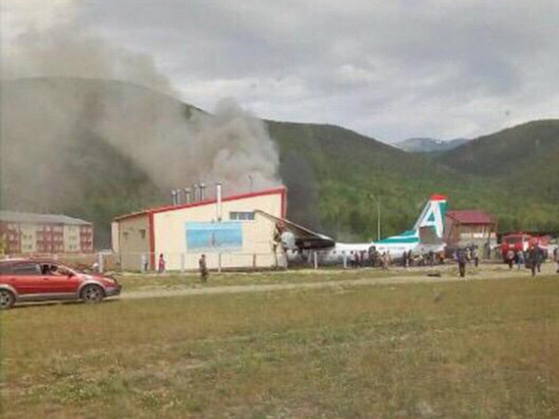 Причиной катастрофы Ан-24 в Бурятии назвали незаконно построенные здания возле аэропорта