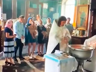 Священника из Гатчины отстранили от службы после грубого крещения ребенка