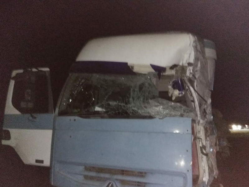 В Ставропольском крае в результате столкновения автобуса с грузовиком пять человек погибли, еще 19 получили различные травмы
