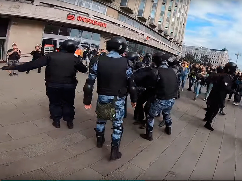 Аресты артистов в москве сегодня. Журналисты новых Известий. Лягин журналист.